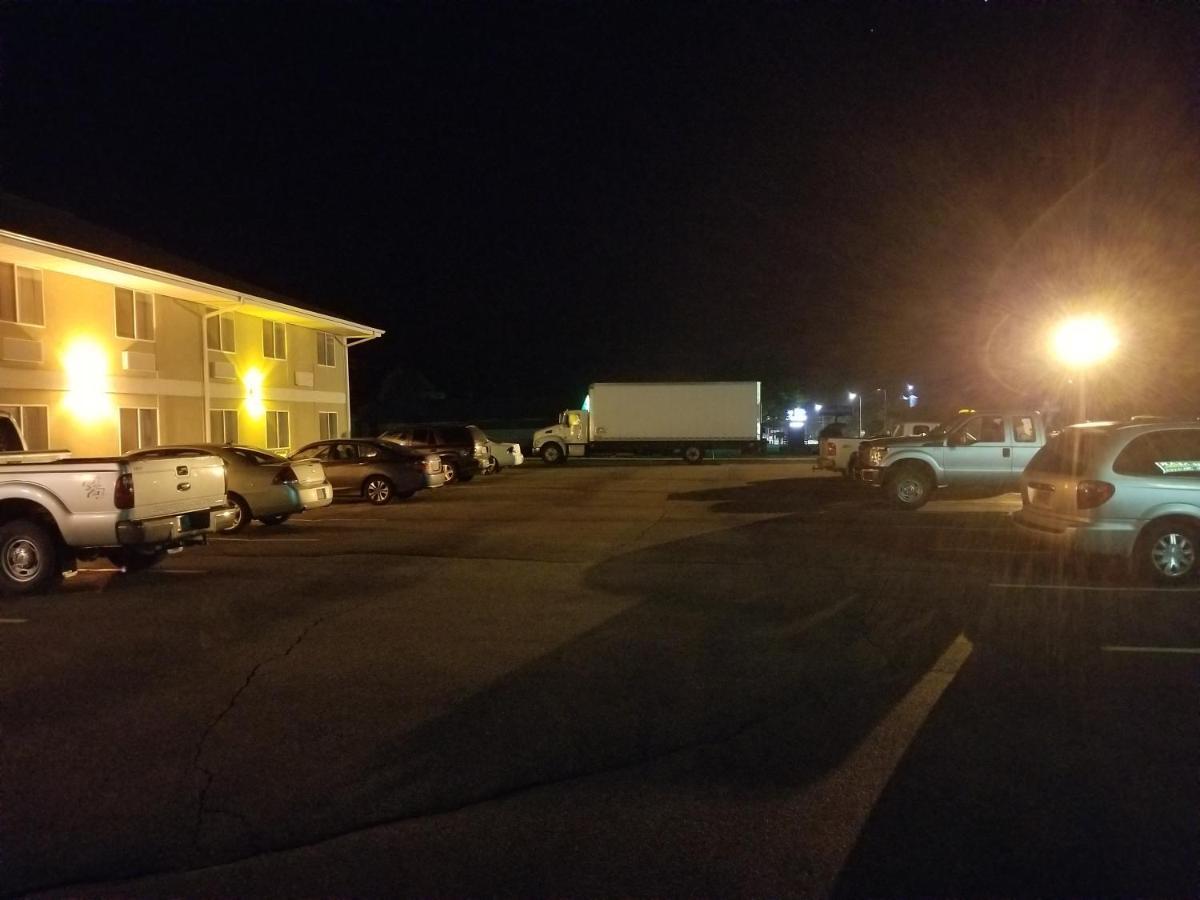 Bilmar Inn & Suites Dell Rapids Экстерьер фото