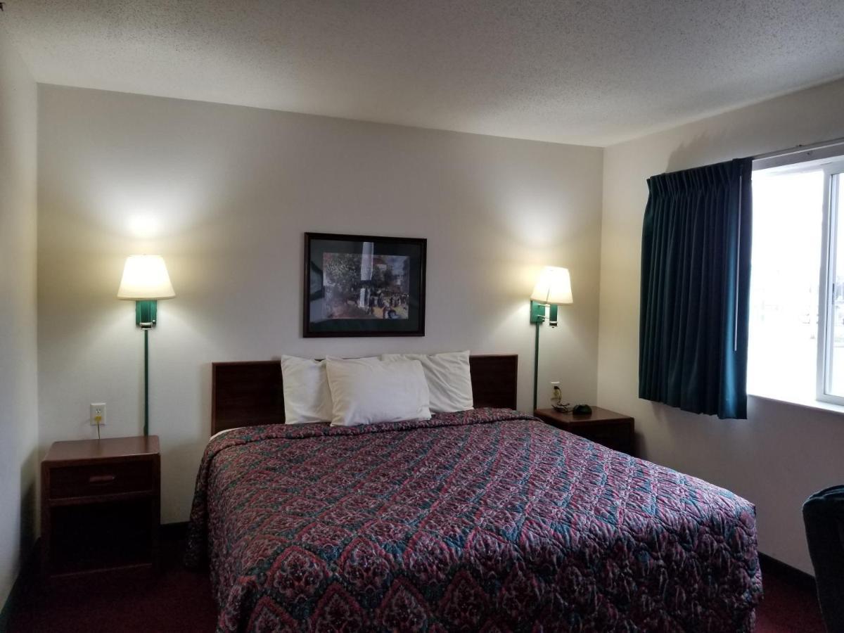 Bilmar Inn & Suites Dell Rapids Экстерьер фото