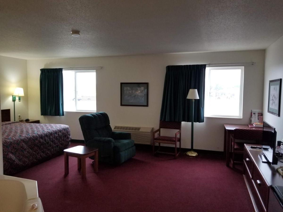 Bilmar Inn & Suites Dell Rapids Экстерьер фото