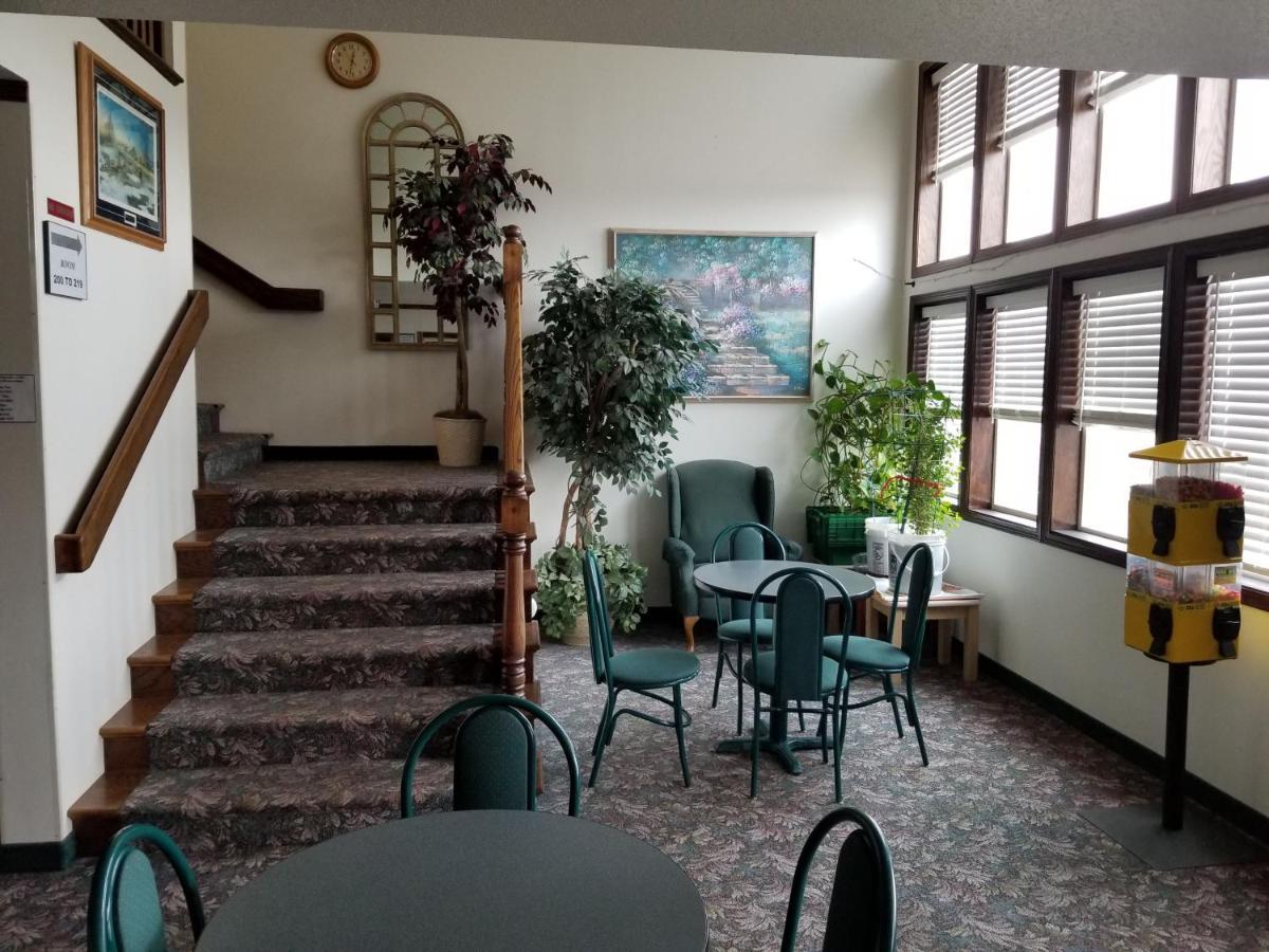 Bilmar Inn & Suites Dell Rapids Экстерьер фото