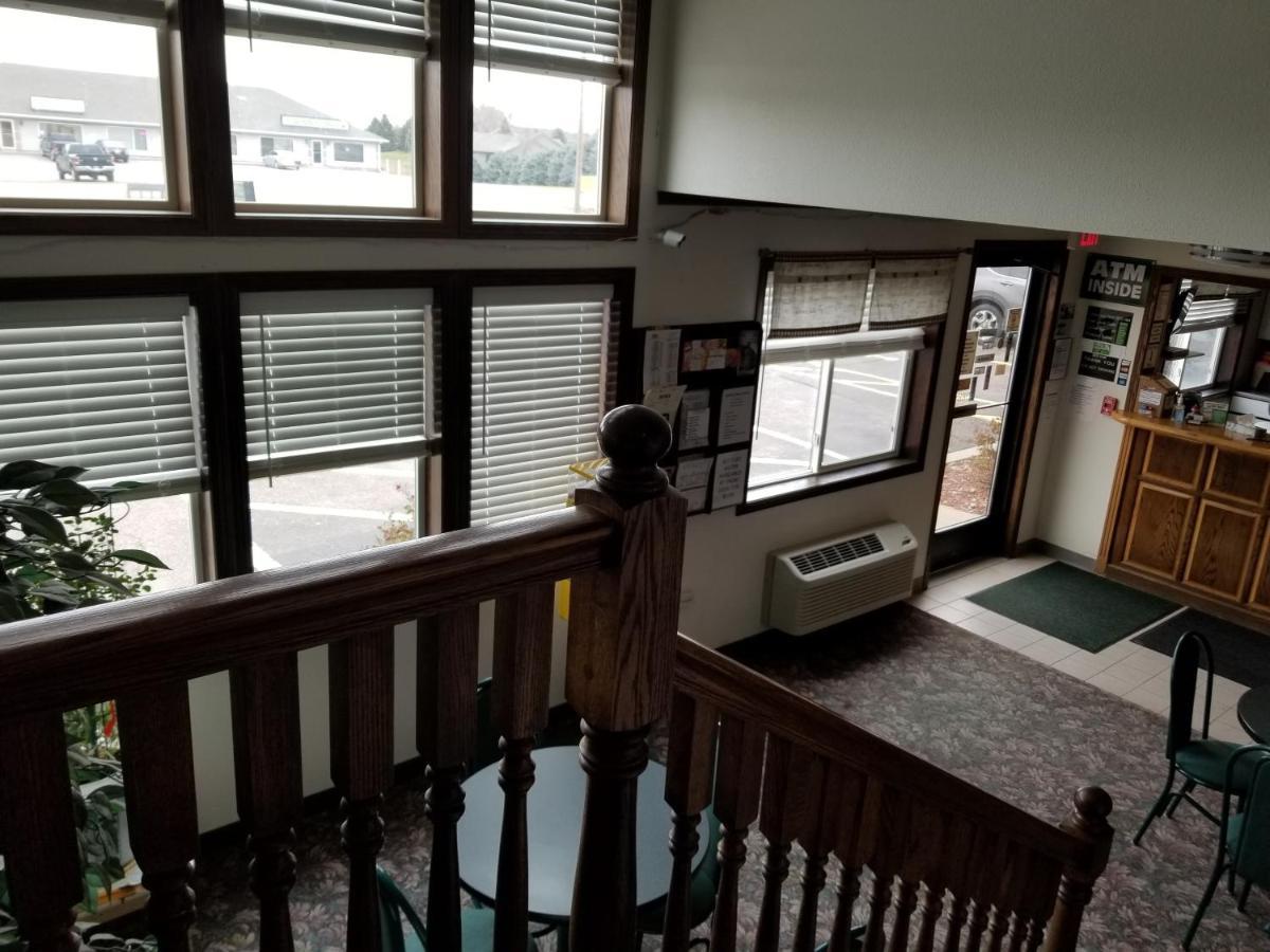 Bilmar Inn & Suites Dell Rapids Экстерьер фото