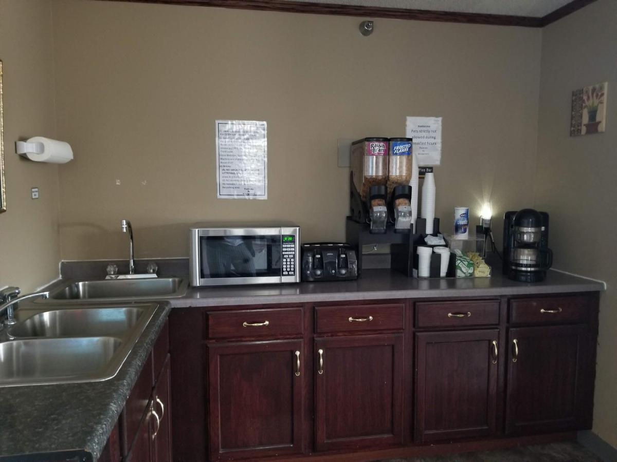 Bilmar Inn & Suites Dell Rapids Экстерьер фото