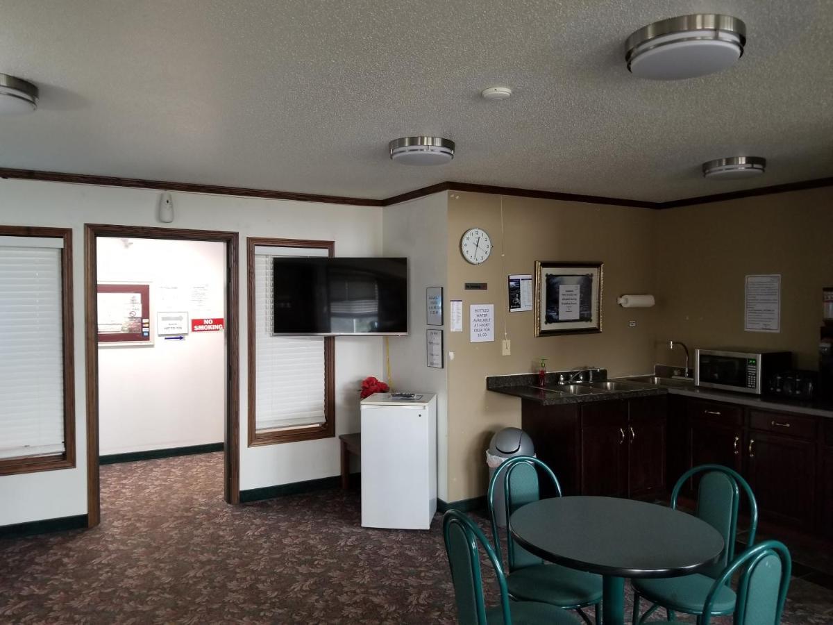 Bilmar Inn & Suites Dell Rapids Экстерьер фото