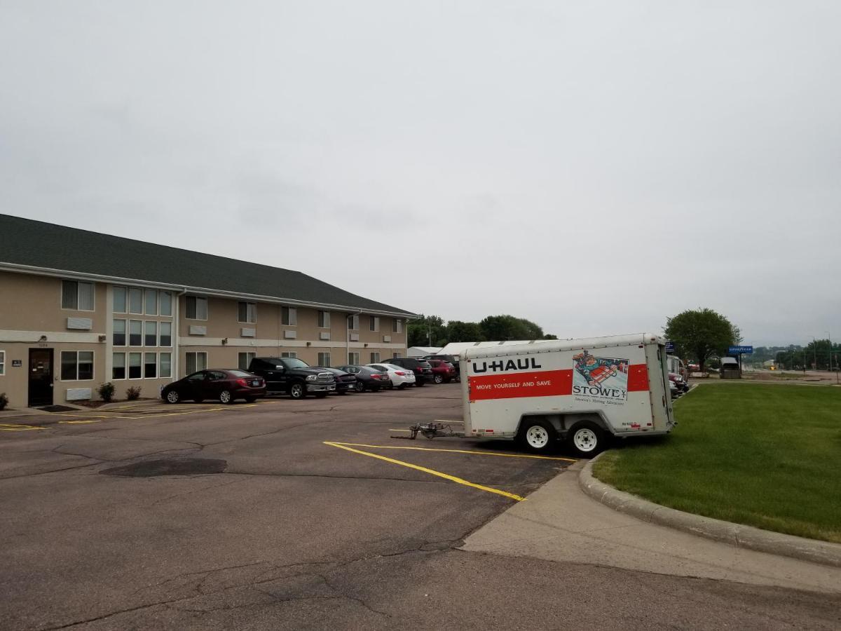 Bilmar Inn & Suites Dell Rapids Экстерьер фото