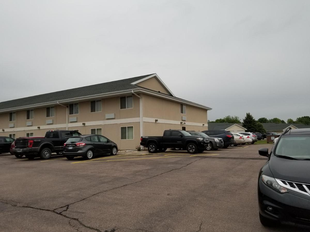Bilmar Inn & Suites Dell Rapids Экстерьер фото